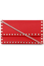Valentino ROCKSTUD WALLET ON CHAIN | ROUGE